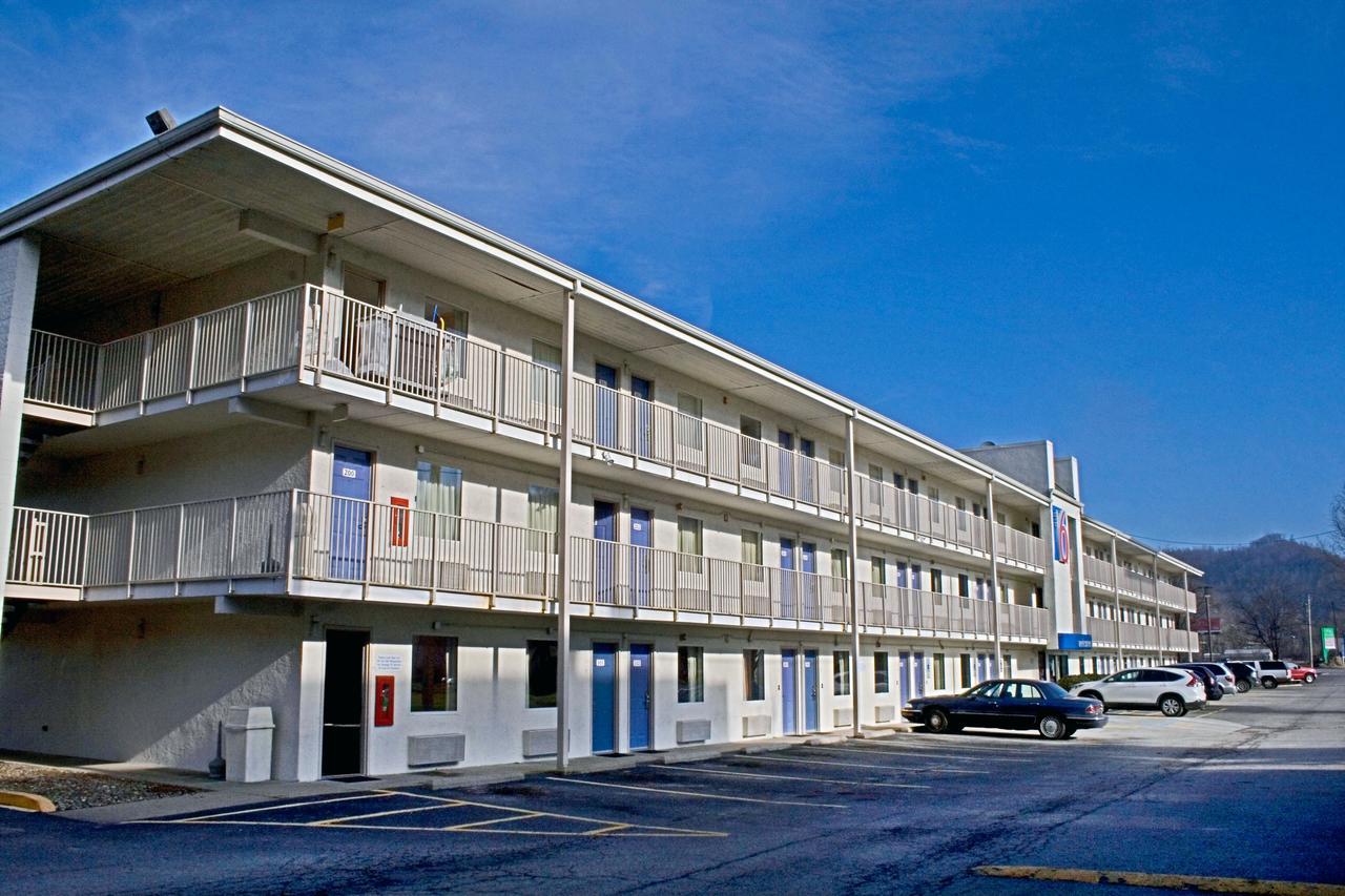 Days Inn By Wyndham Charleston Wv Exterior photo