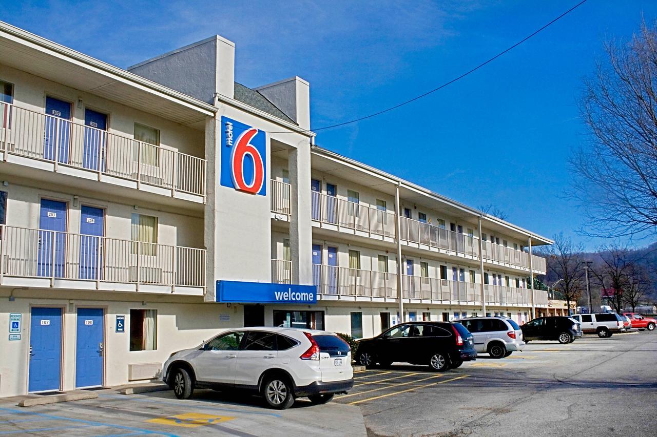 Days Inn By Wyndham Charleston Wv Exterior photo