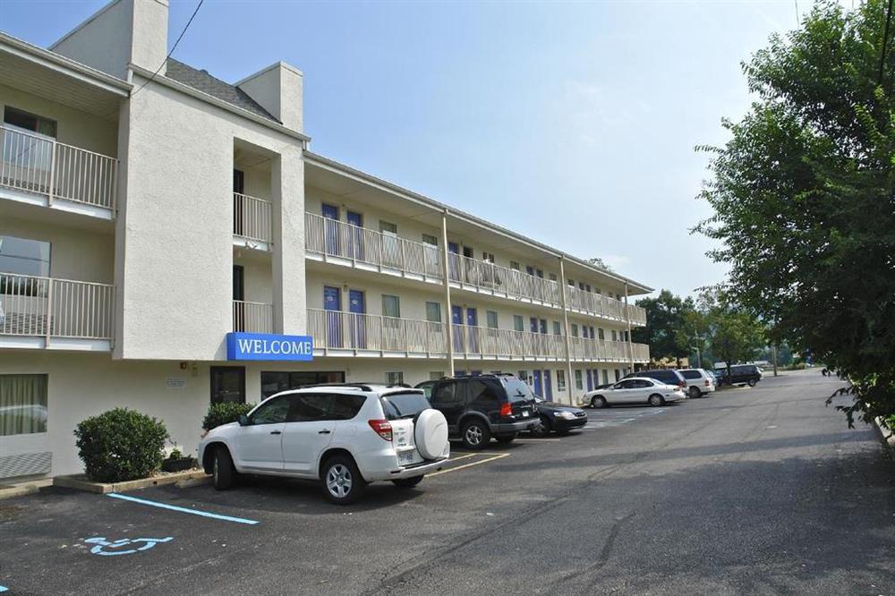 Days Inn By Wyndham Charleston Wv Amenities photo